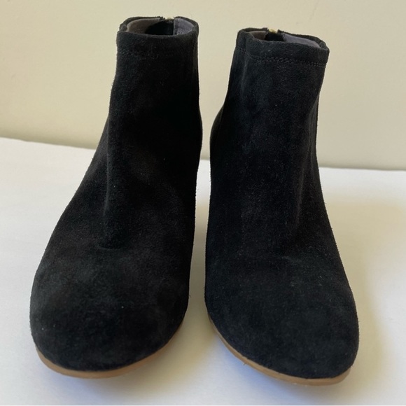 Seychelles Black Suede Stacked Heel Zippered Bootie/7M - Picture 3 of 8
